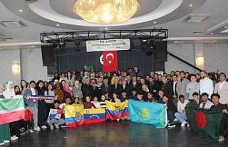 Eskişehir’de 55 ülkeden öğrenci kahvaltı programında...