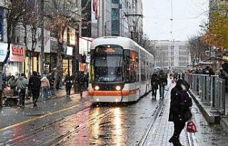 Eskişehir’de lapa lapa yağan kar görsel şölen...