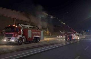 Gaziantep’te ambalaj fabrikasında yangın: 1 işçi...
