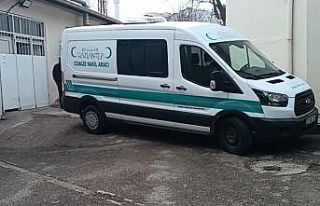 Gaziantep’te bariyerlere çarparak alev alan araçtaki...