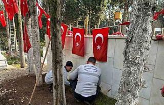 Gebze Şehitliği’nde bakım ve onarım çalışması...