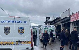 Gece üşümesin diye dükkanına davet ettiği arkadaşını...