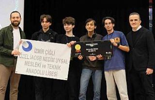 Gençler, en iyi oyunu geliştirmek için mücadele...