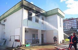 Gençlik merkezi çıkan yangında kullanılamaz hale...