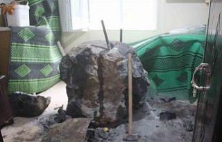 Giresun’da riskli bölgedeki kayalar kaldırılırken...