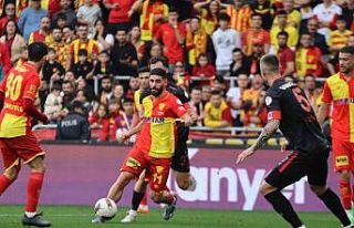 Göztepe’nin orta sahası Ahmed Ildız, Çorum FK...