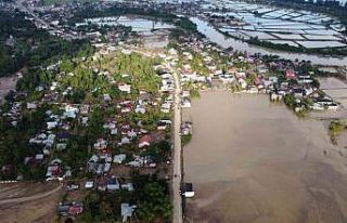 Güney Asya’daki sel ve toprak kaymalarında can...