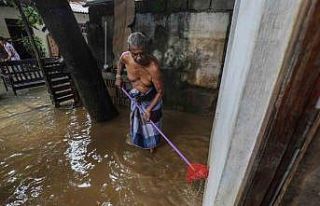 Güney Asya’daki sel ve toprak kaymalarında can...