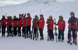 Hakkari’de karlar üzerinde ilk adımlar