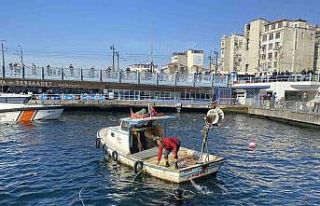 Haliç’ten 33 kilogram olta kurşunu çıkarıldı