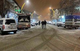 Hasköy’e mevsimin ilk karı yağdı