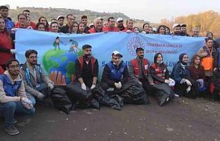 Hevsel Bahçeleri’nde çevre temizliği etkinliği