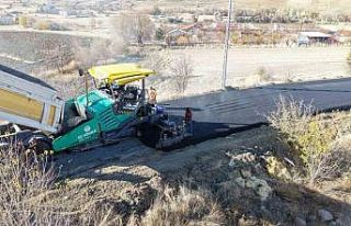 Höbek mahallesine 8 bin 600 tonluk sıcak asfalt