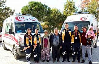 İki kez hayatını kurtaran sağlık çalışanlarını...