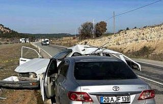 İki otomobilin çarpıştığı kazada yaşlı çift...