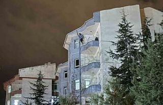 İntihara kalkışan şahıs 4 saatte ikna edildi