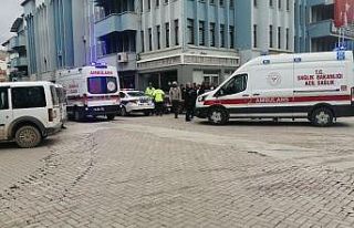 Isparta’da motosikletle otomobil çarpıştı: 1...