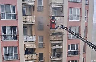 İtfaiye eri, oksijen maskesini vatandaşa verip hayatını...