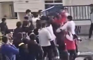 İzmir’de öğrenciler birbirine girdi: Sokak boks...