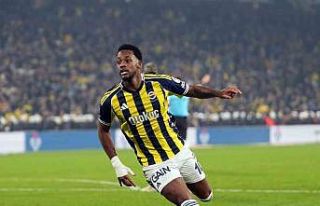 Jhon Duran, 2. golünü de derbide attı