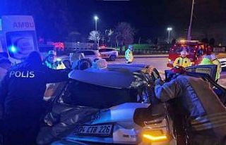 Kadıköy’de virajı alamayan sürücü, takla atıp...