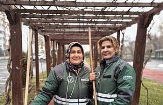 Kadınlar temizlik aşklarını parklara da yansıtıyor