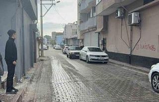 Kahvehaneciyle müşteriler arasında silahlı kavga:...