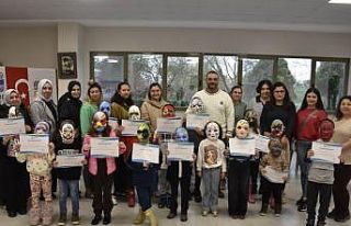 Karacabey Belediyesi’nden anne-çocuk maske boyama...