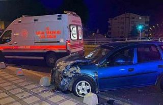 Karaman’da iki otomobil çarpıştı: 3 yaralı