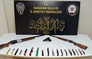 Karaman’da polis uygulamasında silahlar ve bıçaklar...