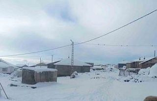 Karla birlikte Türkiye’nin en yüksek köyü Kışkılı’da...