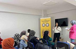 Kars’ta kadınlara KADES uygulaması tanıtıldı