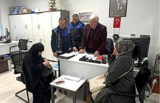 Kartepe’de zabıta ekiplerinin bulduğu cüzdan...