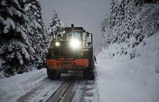 Kastamonu’da ekiplerin köy yollarındaki zorlu...