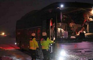 Kastamonu’da yoğun kar yağışı: Ağır tonajlı...