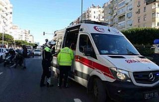 Kavşak sisteminde çarpışan iki motosikletin sürücüleri...