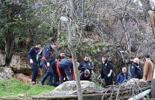 Kayıp Alzheimer hastası yaşlı adam dere kenarında...