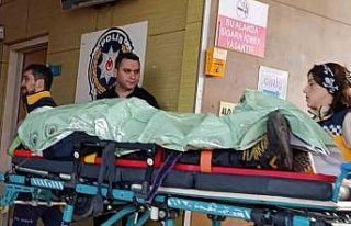 Kaza sonrası otomobilde bayılan sürücü donmak...