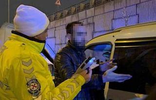 Kazalı araçla ilerledi, alkol testini reddetti