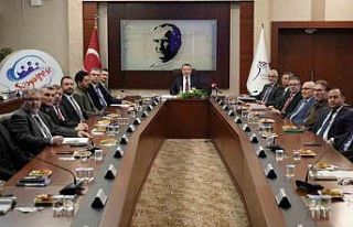 KBÜ’de senato toplantısında üniversitenin yükselen...