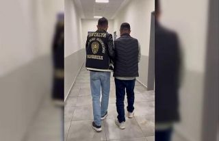 Kendisini polis olarak tanıtan dolandırıcı tutuklandı