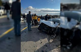 Kırklareli’de sınır kapısı yolunda iki otomobil...