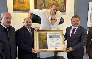 Koca Seyit’in künye defteri ve gençlik fotoğrafı...