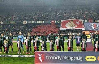 Kocaelispor- Antalyaspor maçında seremoni de paylaşıldı