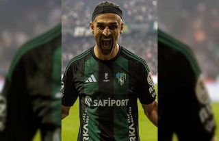 Kocaelisporlu taraftarlardan, Serdar Dursun’a derbi...