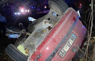 Kontrolden çıkan otomobil kayısı bahçesine uçtu:...