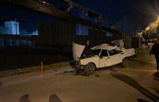 Kontrolden çıkan Tofaş inşaat sahasına uçtu