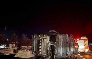 Konya’da otomobil tır ile çarpıştı: 1 yaralı