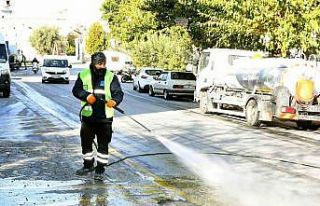 Kuşadası Belediyesi’nden detaylı temizlik çalışması