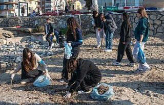 Kuşadası’nda Sökeli öğrencilerden çevreci...